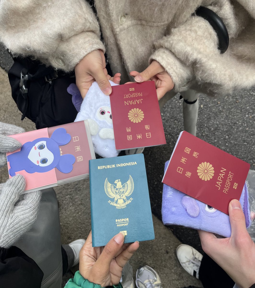 Line up for day 2 Sana Birthday Cafe event 🥰🥳

#사나와함께한11번째겨울 
#11thARCHIVEwithSANA 
#HAPPYSANADAY