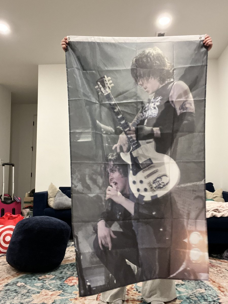 samkiskza's tweet image. salute the flag🫡