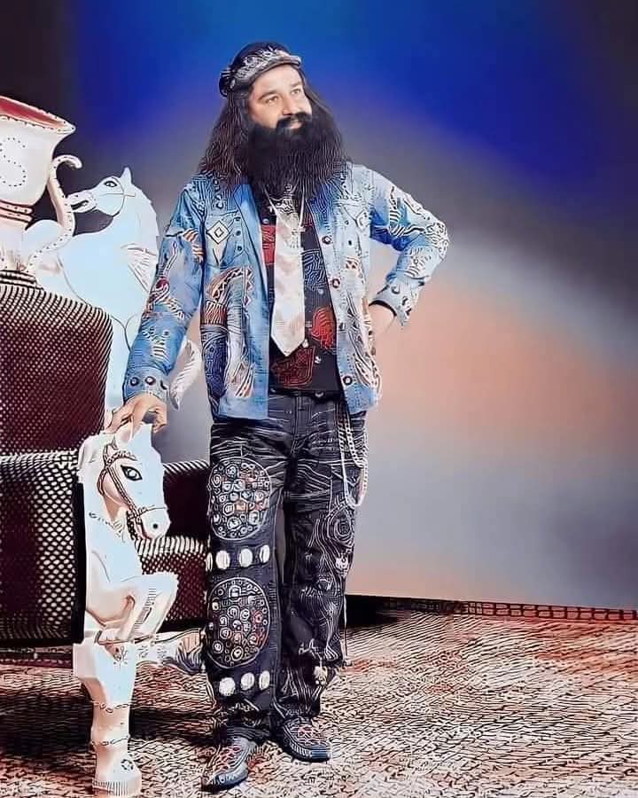 SumitInsan98's tweet image. मुमकिन ही नही की दर दर पे झुक जाऊं मैं
मेरा रब भी एक है... मेरा सर भी एक है..!! ♥️

#DeraSachaSauda #derasachasaudasirsa 
#SaintDrMSG
#GurmeetRamRahim
#RamRahim #SaintMSG
#SaintDrMSGInsan
#BabaRamRahim 
#TrendingReels 
#Explore #InstaReels #ReelsTrending
#InstaGoods