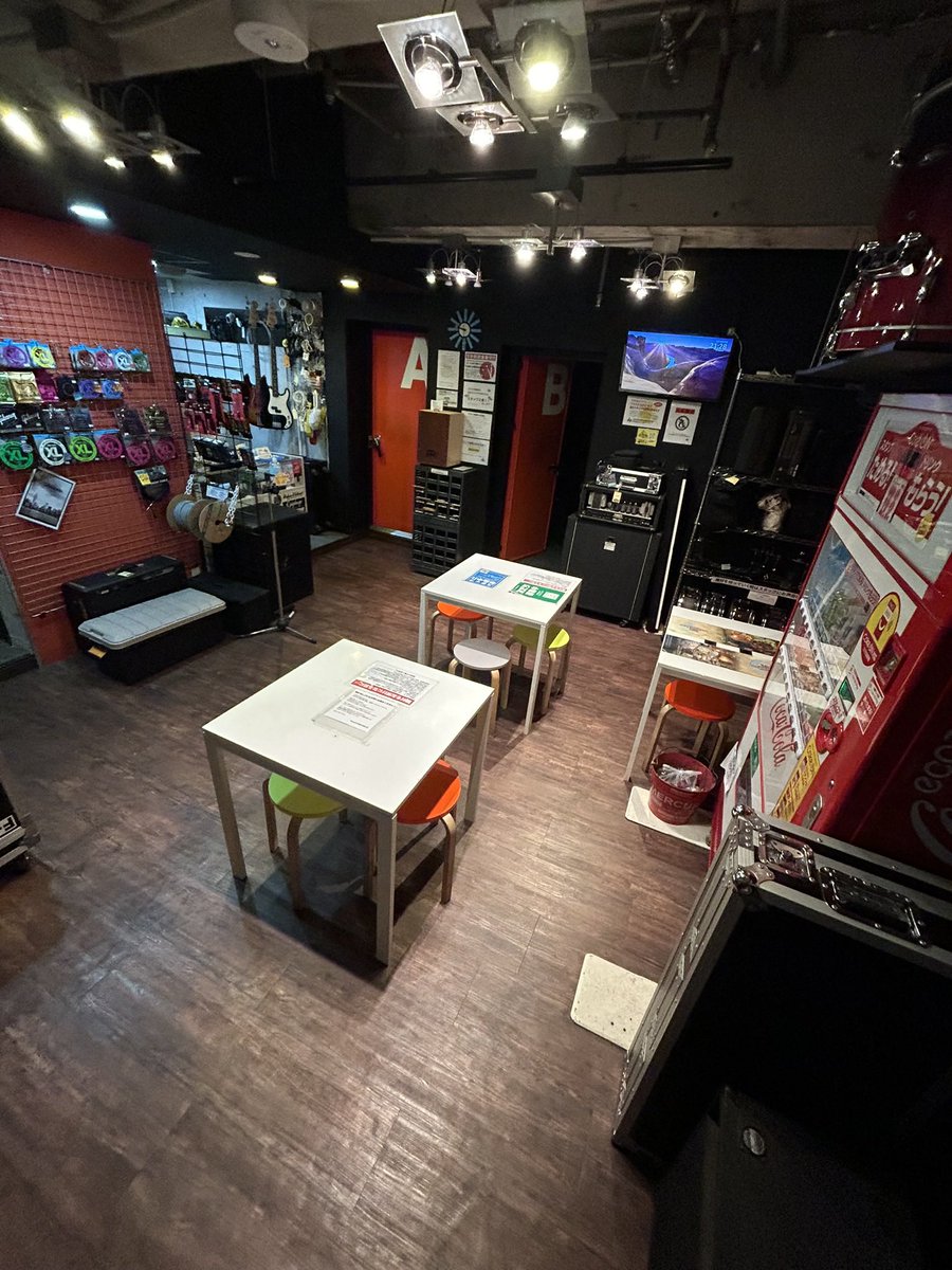 boogie_sound's tweet photo. 天神店本日12時から営業しております!
予約枠まだまだ空いてますので練習にいかがですか?
ご予約はこちらから
↓↓↓
☎️092-707-0733
#soundboogie
#soundboogietenjin
#福岡スタジオ https://t.co/pchV2AdxxM
