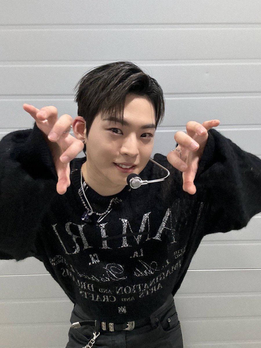 브라이트아이즈로 자연스럽게 환해진 눈밑 만들기, image size:900x1200