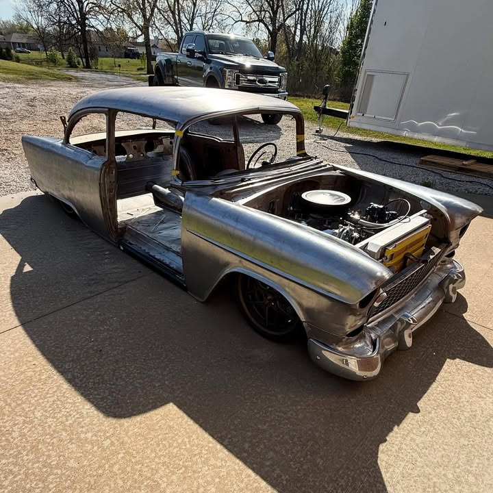 LizardSkin_'s tweet image. Bare metal, big plans. 🔥 Ryno Built is giving this ‘55 some serious attention—and LizardSkin is proud to play a role in keeping it quiet, cool, and protected from the inside out.

We can't wait to see this one fully assembled!
