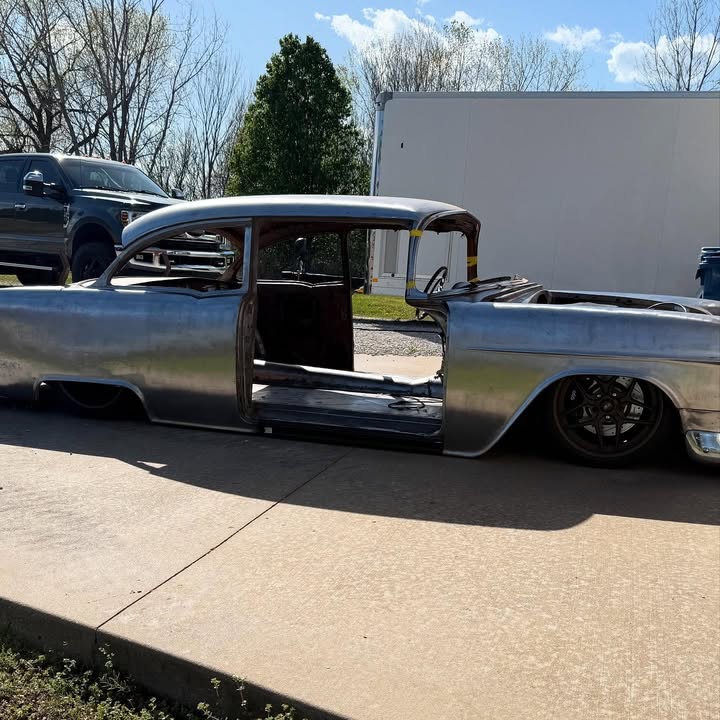 LizardSkin_'s tweet image. Bare metal, big plans. 🔥 Ryno Built is giving this ‘55 some serious attention—and LizardSkin is proud to play a role in keeping it quiet, cool, and protected from the inside out.

We can't wait to see this one fully assembled!