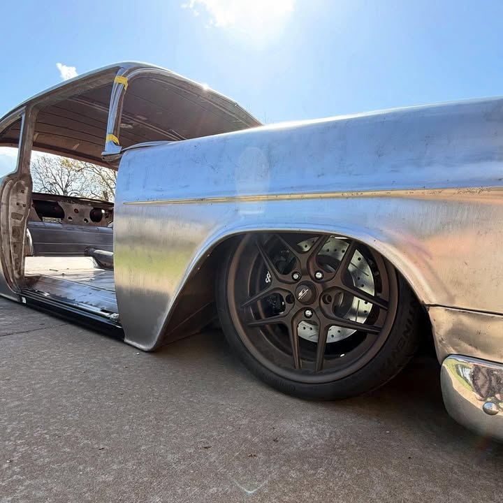 LizardSkin_'s tweet image. Bare metal, big plans. 🔥 Ryno Built is giving this ‘55 some serious attention—and LizardSkin is proud to play a role in keeping it quiet, cool, and protected from the inside out.

We can't wait to see this one fully assembled!