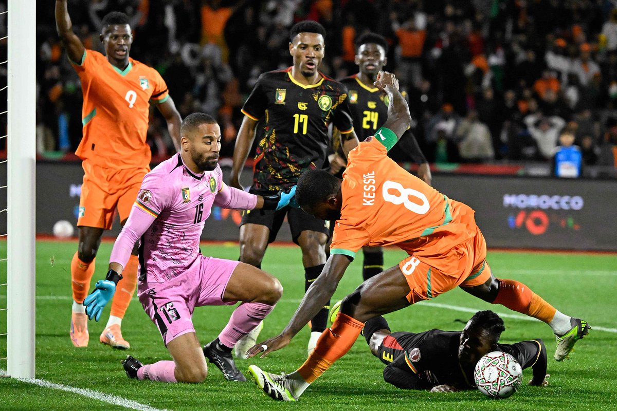 CGTNSportsScene's tweet photo. #AmadDiallo on #AFCON superstar mode as the #ManUtd star nets 2nd goal of tournament after his winner v Mozambique, helping #CotedIvoire draw 1–1 with #Cameroon (#Tchamadeu levels).
⏏️Cote d’Ivoire & Cameroon joint top in #GroupF
📅Final games on Wed
- 🇨🇮 🆚🇬🇦
-🇨🇲🆚🇲🇿 https://t.co/eu4cneMUU4