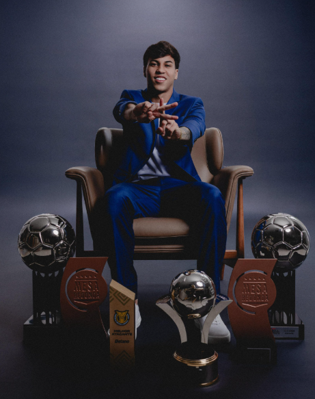 opiniaoceleste's tweet photo. O Homem de € 50.000.000,00 (R$ 326.500.000,00) é do @Cruzeiro. Atura ou surta! https://t.co/dEn2WesL3G