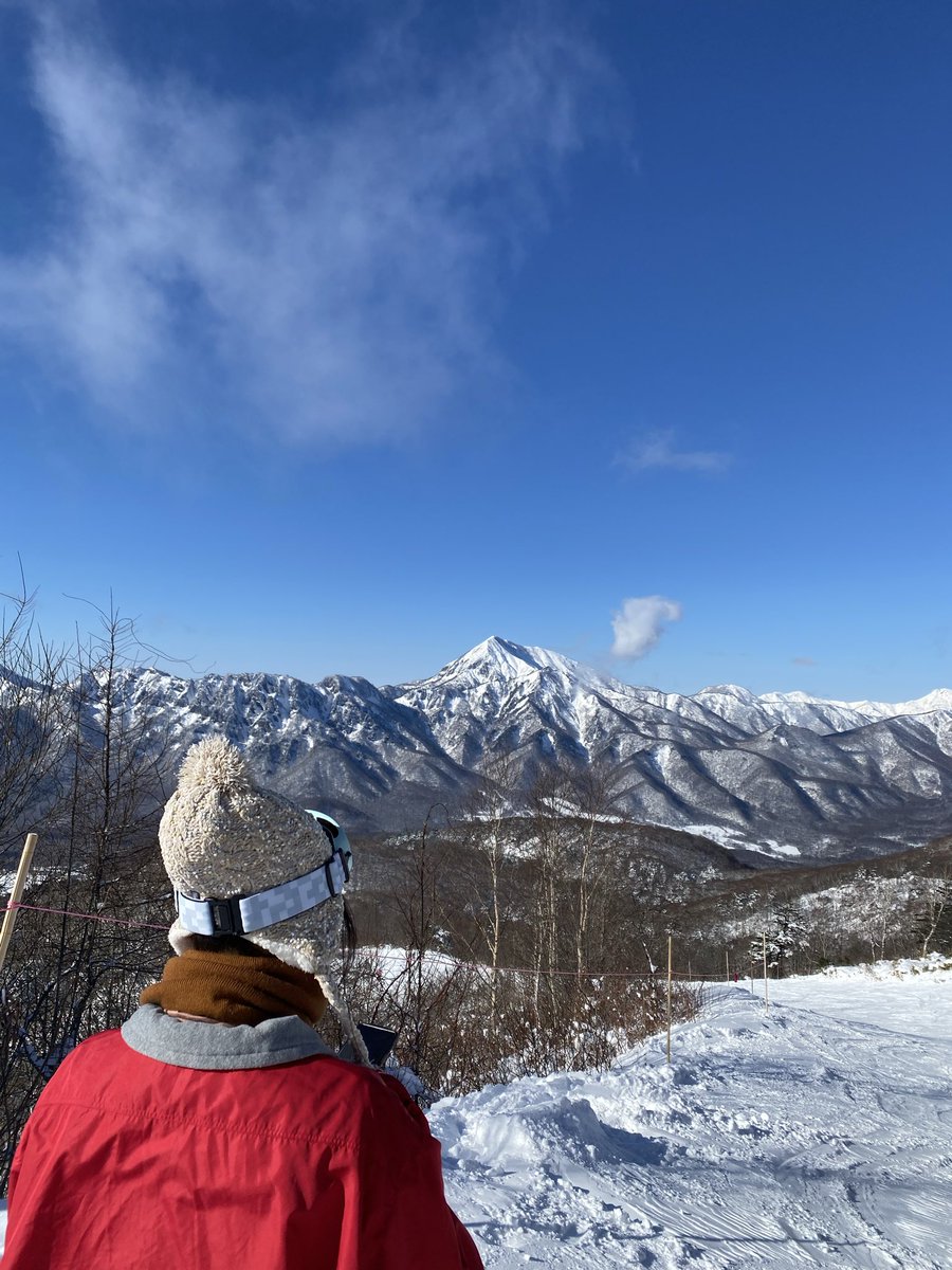 先週まできのこ狩りをしていたのに今週からスキー
戸隠ブルー❗️最高‼️