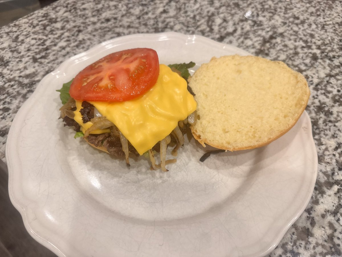 MsKathyP's tweet photo. My son and I made homemade smash burgers tonight.  Freshly grinded ground beef with homemade garlic aioli and homemade brioche buns.  Absolutely delicious!! https://t.co/8b7GZUxxkm