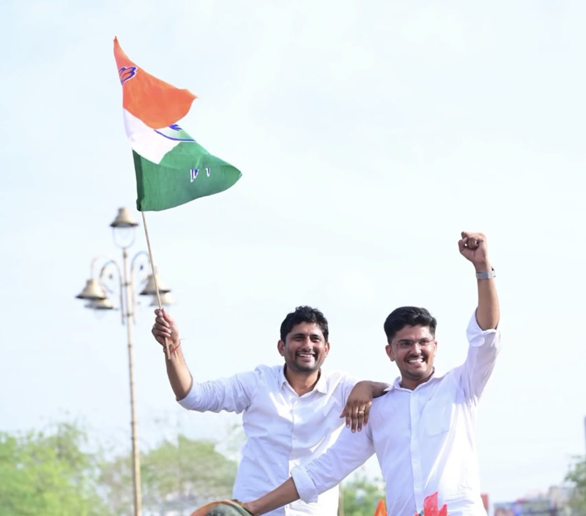 जन्मदिन की हार्दिक शुभकामनाएँ भाई <a href="/rajendra_barmer/">Rajendra Choudhary</a> जी।

ईश्वर से आपके दीर्घायु जीवन की कामना करता हूँ। आपका राजनैतिक सफ़र सफलता के शिखर तक पहुँचे।