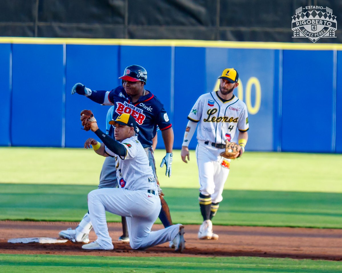 estadioRLP's tweet photo. Postales 📸📸 del Juego entre el Boer y Leones donde la tribu se impuso por marcador de 4 carreras por 1

#estadiorigobertolópezpérez https://t.co/zch4IcIEPh