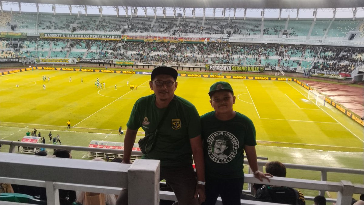 Alzam9217's tweet photo. Semangat untuk tim Persebaya.
#santosjayaabadi
#kapalapi
#Persebaya 
#SecangkirSemangat
#SecangkirSemangatWani
@PTSJA1927 
@kapalapi_id 
@persebay https://t.co/ofQaPzS3ts