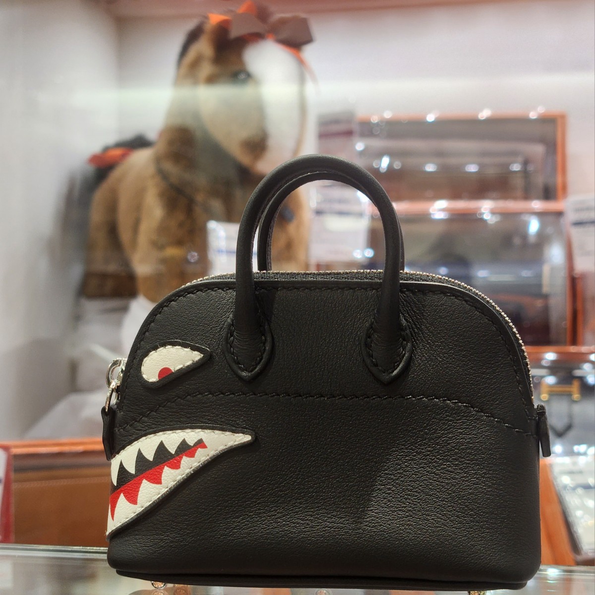エルメス バッグチャーム ボリードシャーク ブラック シルバー金具