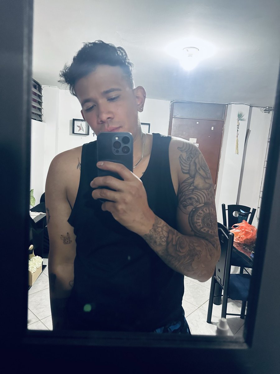 #arrunchi quien me da #besitos 
#BOGOTÁ #morbo #gay