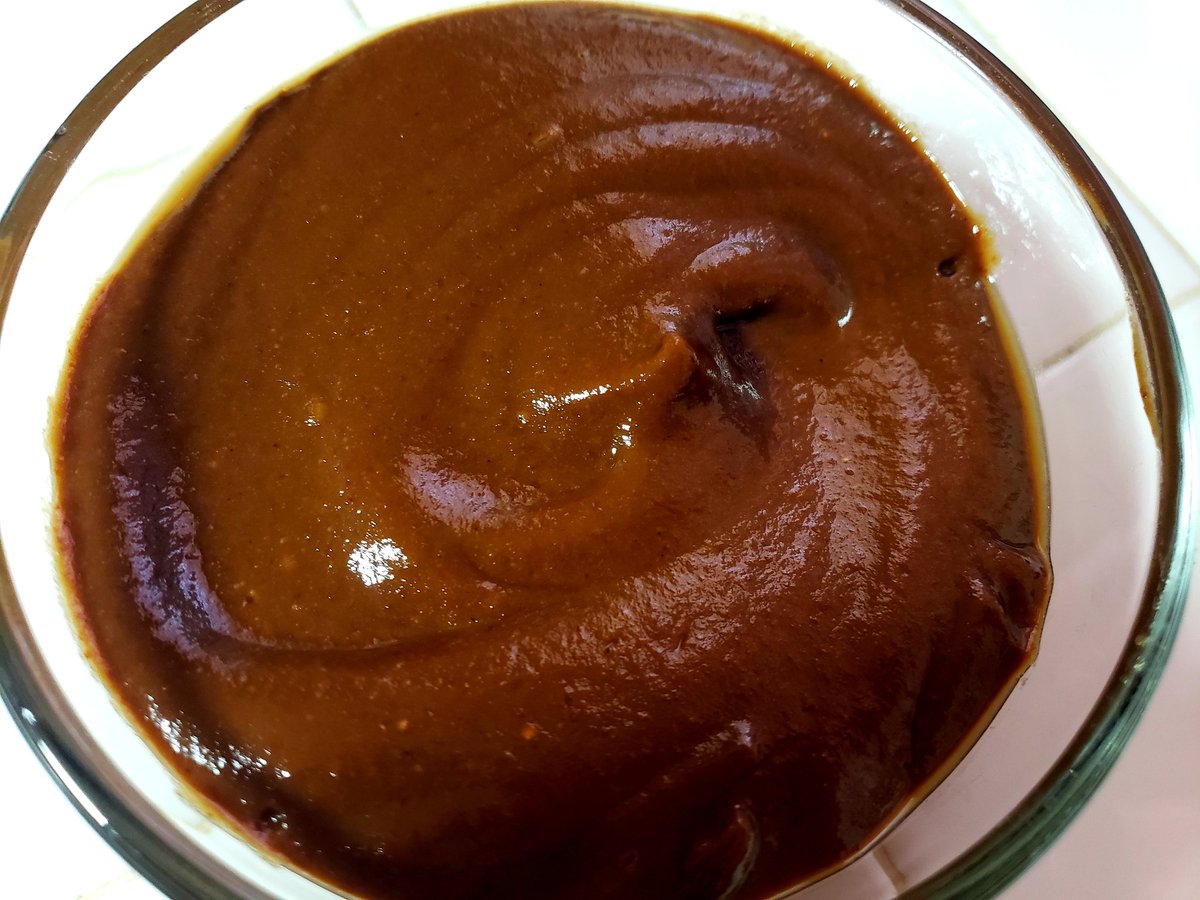 Ruby9Dark's tweet image. Do you go all out for New Years Eve or Day dinner? We usually have appetizers and finger food but this year I'm attempting Sungchul Shim's Michelin ☆ Prime Rib.
The marinade alone needs 2 days to meld before you use it.
Wish me luck!

Garlic
Black garlic
Shio koji
Coarse mustard