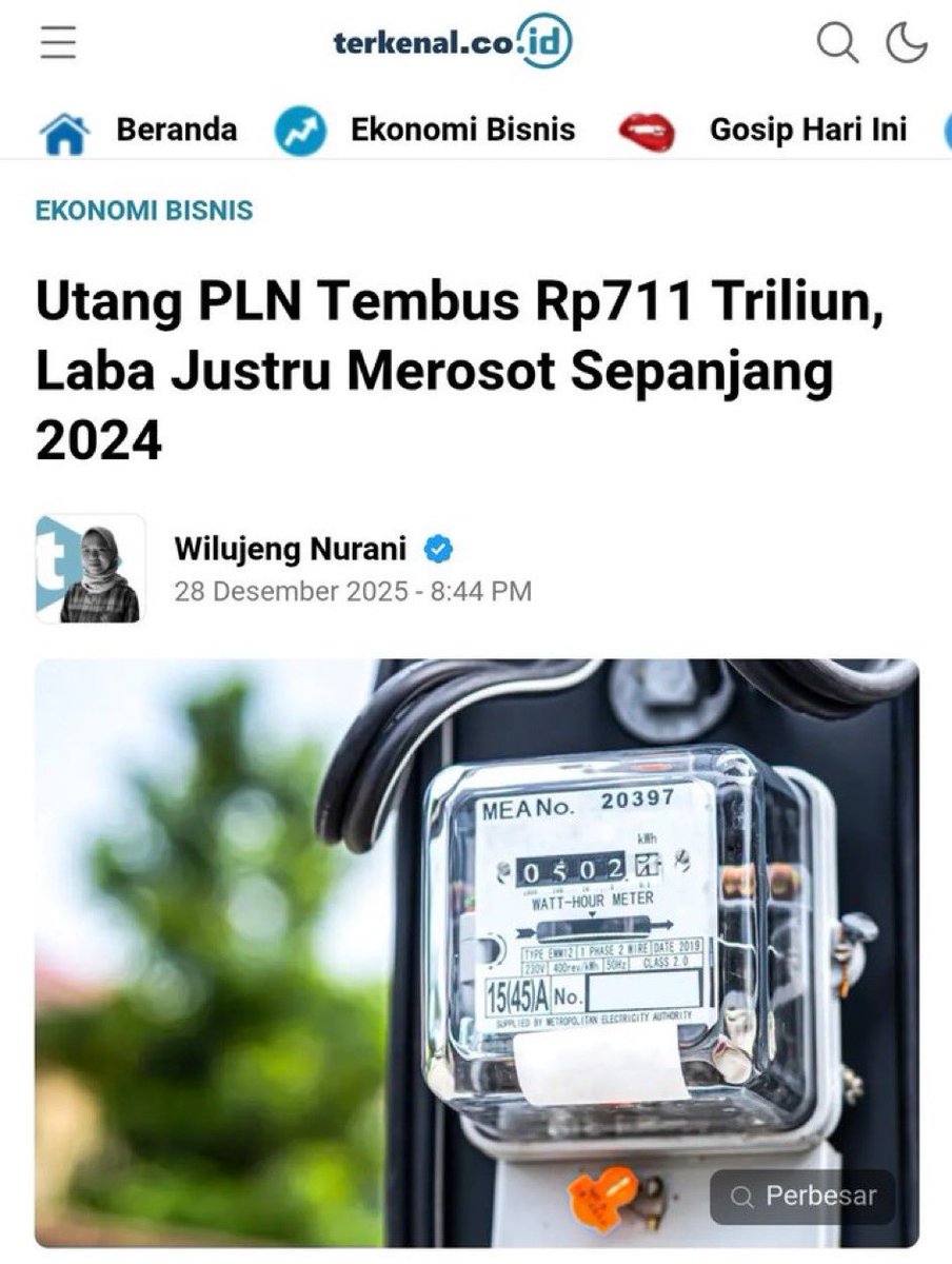 __LOVE_AG4EVER's tweet photo. Utang PLN tembusRp711 triliun, benarkah ?? Laba justru merosot, ini patut dievaluasi serius. Disiplin pembayaran masyarakat sangat ketat, telat sedikit, listrik langsung diputus. Maka hutang sebesar ini sulit dibenarkan tanpa indikasi salah kelola.
CC Presiden @Prabowo sudah saatnya audit menyeluruh dan perombakan jajaran direksi PLN..!!
-