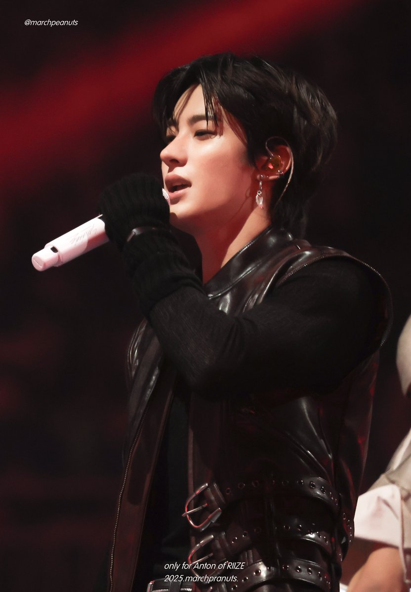 marchpeanuts's tweet photo. 251225 가요대전
오랜만에 보니까 더 좋아졌다ㅏㅏ...(ᐡ´• ·̫•)و♡
#앤톤 #ANTON #アントン #라이즈 #RIIZE https://t.co/yXlrJzehth