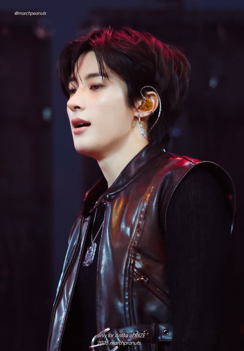 marchpeanuts's tweet photo. 251225 가요대전
오랜만에 보니까 더 좋아졌다ㅏㅏ...(ᐡ´• ·̫•)و♡
#앤톤 #ANTON #アントン #라이즈 #RIIZE https://t.co/yXlrJzehth