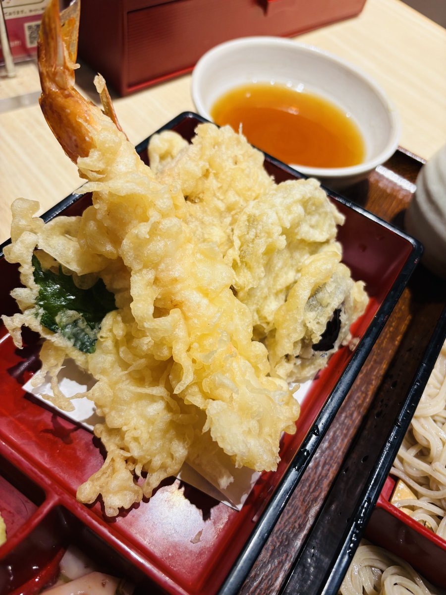 少し早いですが年越し蕎麦ということで(^^;;

今年もたくさんの方と繋がることができて楽しく過ごすことができました。
ありがとうございます😆
来年もよろしくお願いいたします🎶

皆様
良いお年をお迎えください(❀ᴗ͈ˬᴗ͈)⁾⁾ᵖᵉᵏᵒ♡
