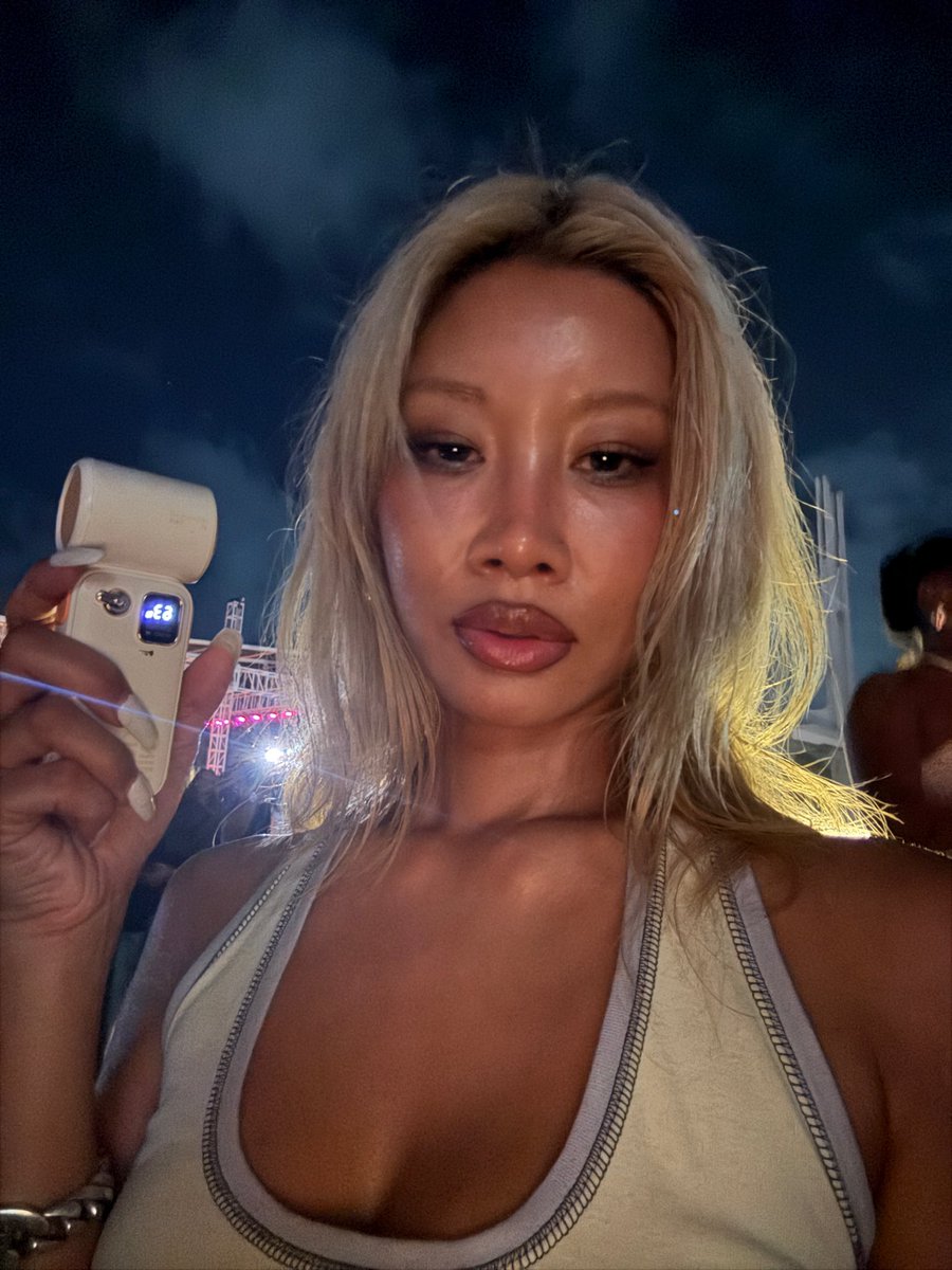 YOON_AMBUSH's tweet image. Last nite in #LAGOS 🇳🇬🌙
 Back to Tokyo 🤍