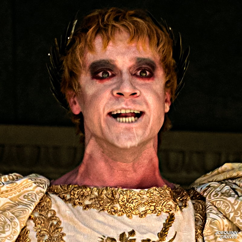 joequinncraves's tweet image. same actor