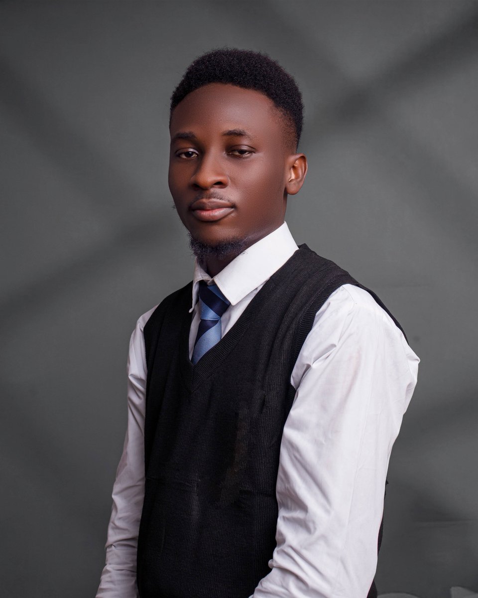 OlorunfemiDan17's tweet photo. On the 11th of December 2025, I graduated with a degree, documenting this milestone๐
#oau #oauconvocation https://t.co/xVHrFlFB9u