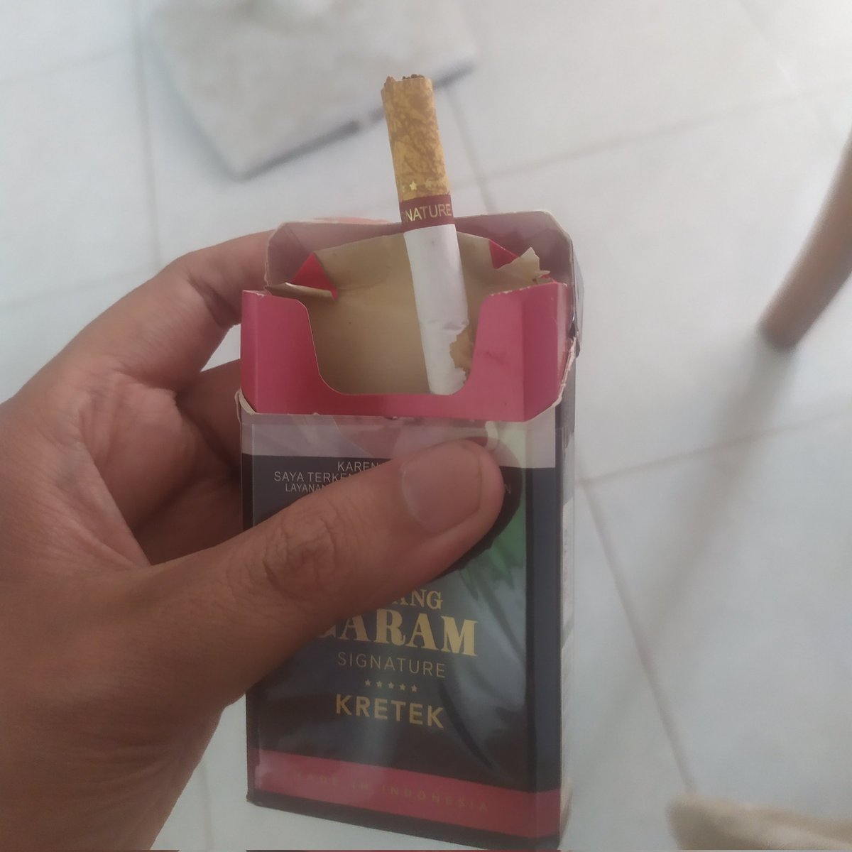 Bherlian2's tweet photo. Kretek terakhir.. https://t.co/YETgyfPk2s