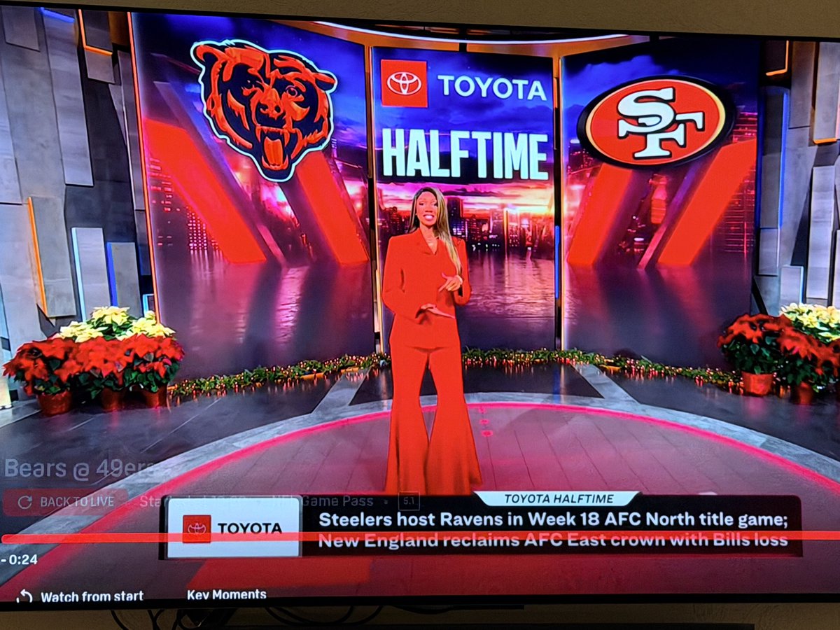 CarlosNFL19's tweet photo. #dazn #SNFonNBC #snf #SNFxESPN Why is the image so red. Fix it please. https://t.co/jlRgItYLwQ