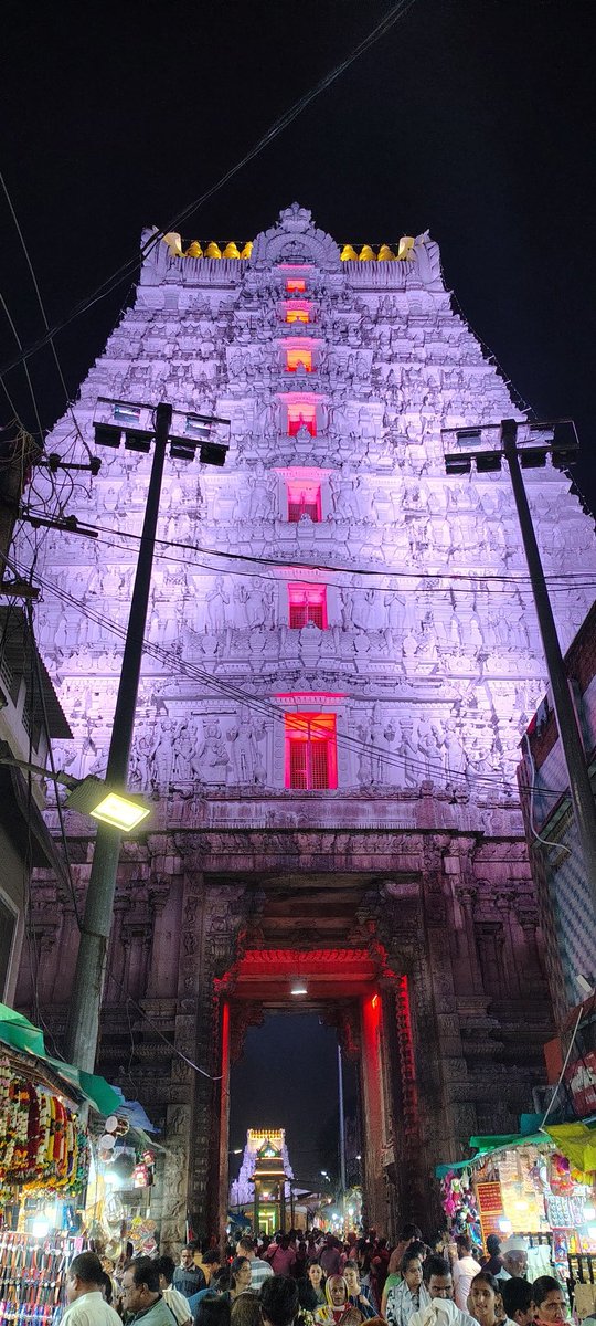 Veer_c_k's tweet photo. Govindraj swami temple,
Tirupati.

#tirupati #govindrajswamitemple https://t.co/33pHyO9rYE