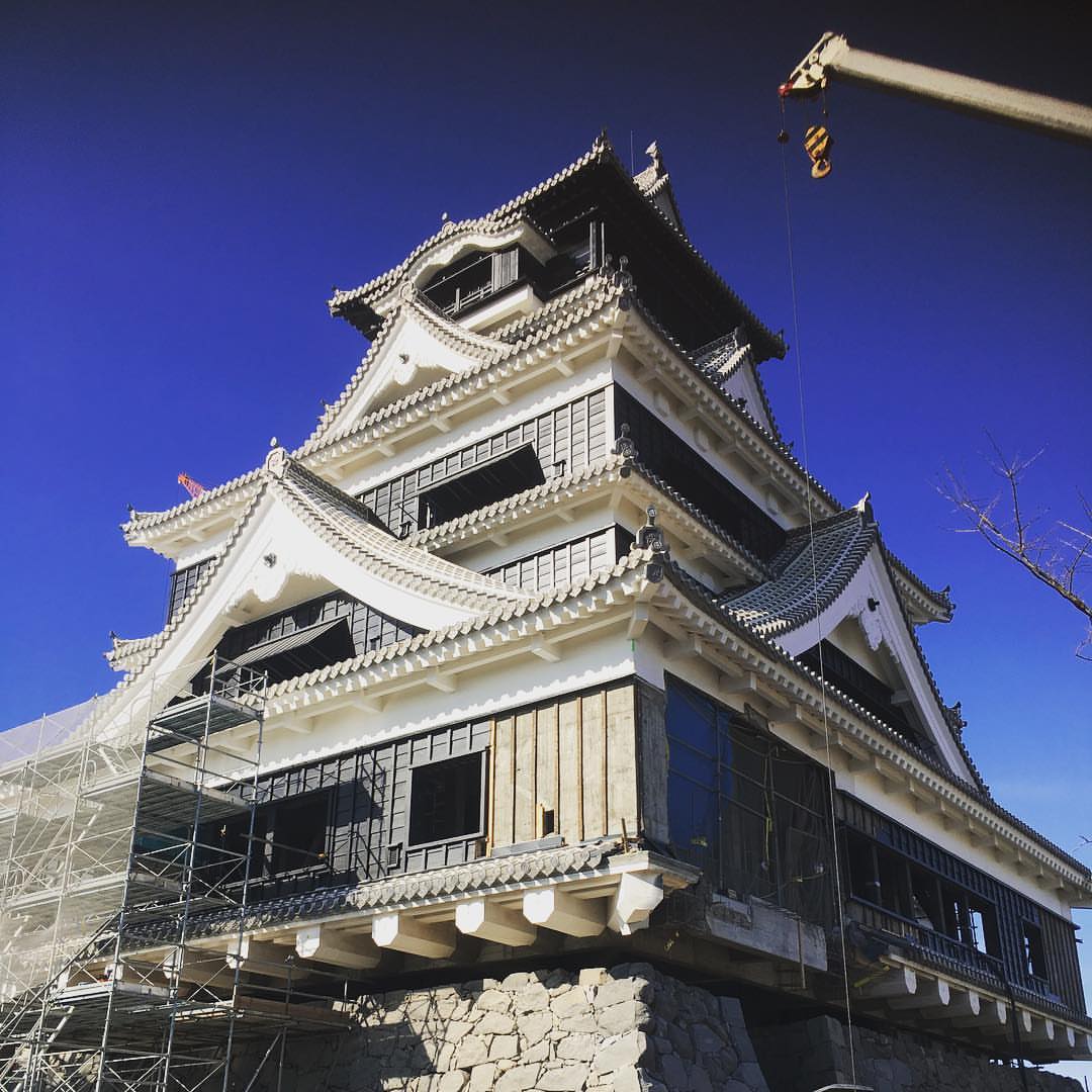 Srinu31775208's tweet photo. こちらは熊本城の大天守です。現在は復旧工事が進んでおり、震災からの復興を感じることができます。これからも熊本の象徴として、たくさんの人々に愛され続ける場所です。#熊本城 #大天守 #kumamotocastle #熊本 #kumamoto #日本 #japan #城 #castle #天守閣 #地震 #earthquake #japantrip #復旧 https://t.co/9pr7km22d7