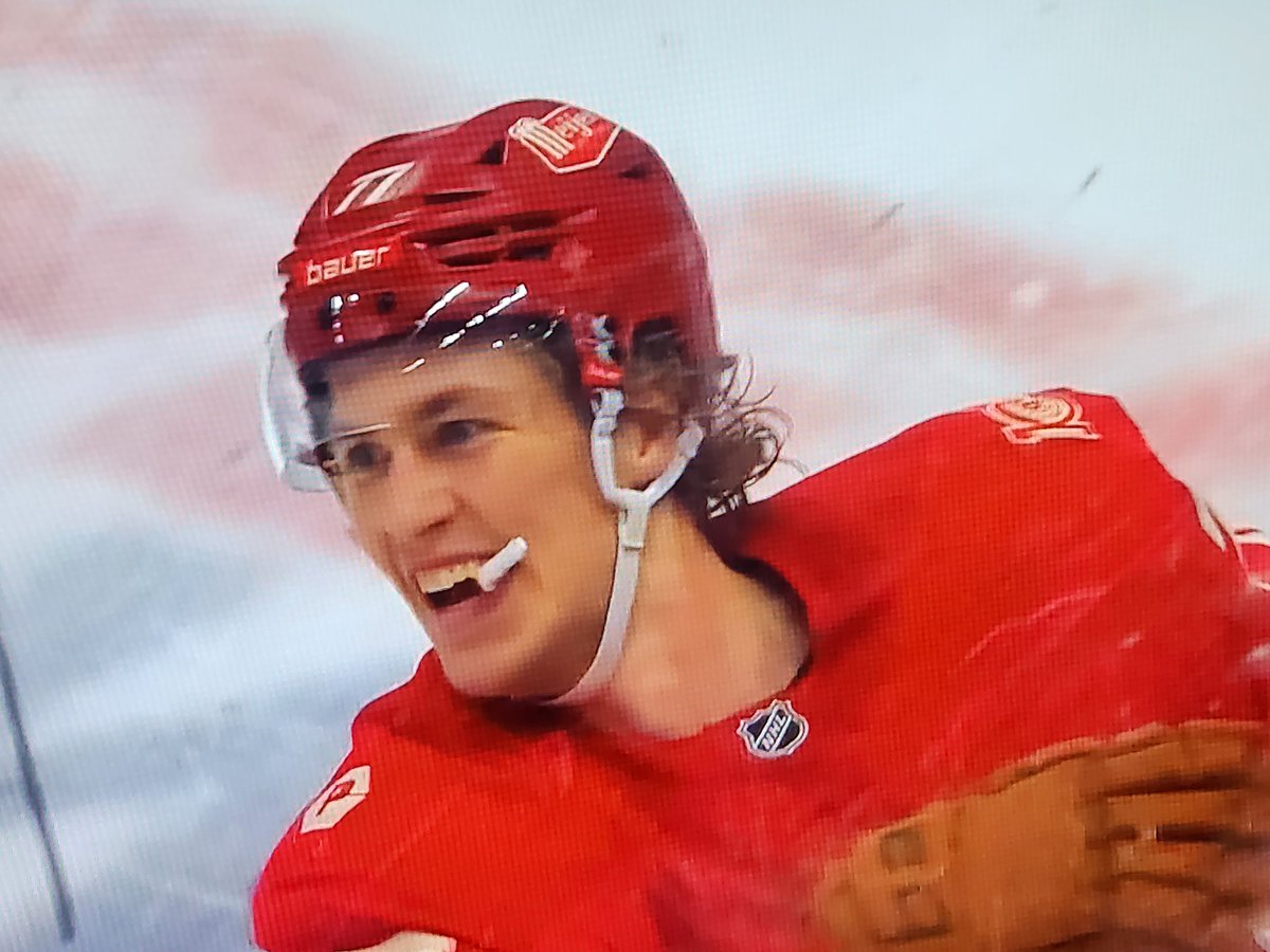 dclynick66's tweet photo. Simon says GAME OVER!!!! Hell yeah!!!!!
Red Wings 3
Maple Leafs 2
Overtime
🚨 😤 👍 🤔 #SimonEdvinsson #LGRW https://t.co/JsrR42TZ3V