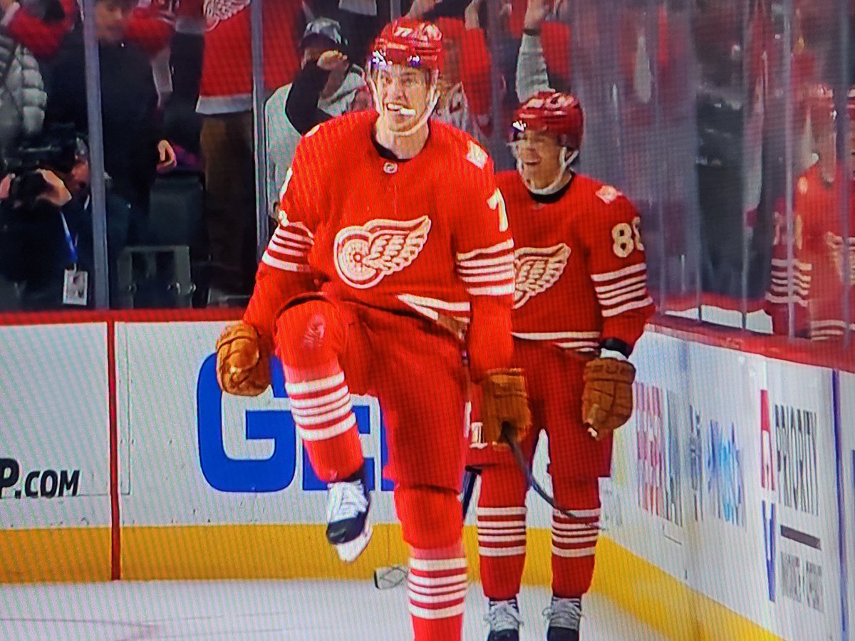dclynick66's tweet photo. Simon says GAME OVER!!!! Hell yeah!!!!!
Red Wings 3
Maple Leafs 2
Overtime
🚨 😤 👍 🤔 #SimonEdvinsson #LGRW https://t.co/JsrR42TZ3V