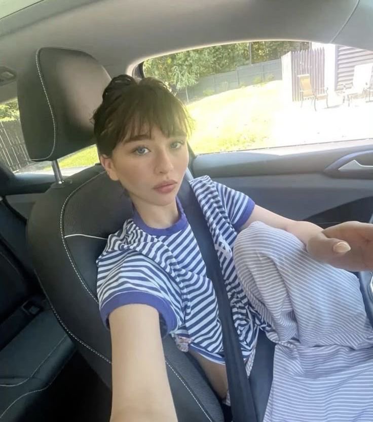 is it just me or does the actress who plays lily bainbridge and malina weissman look kinda similar