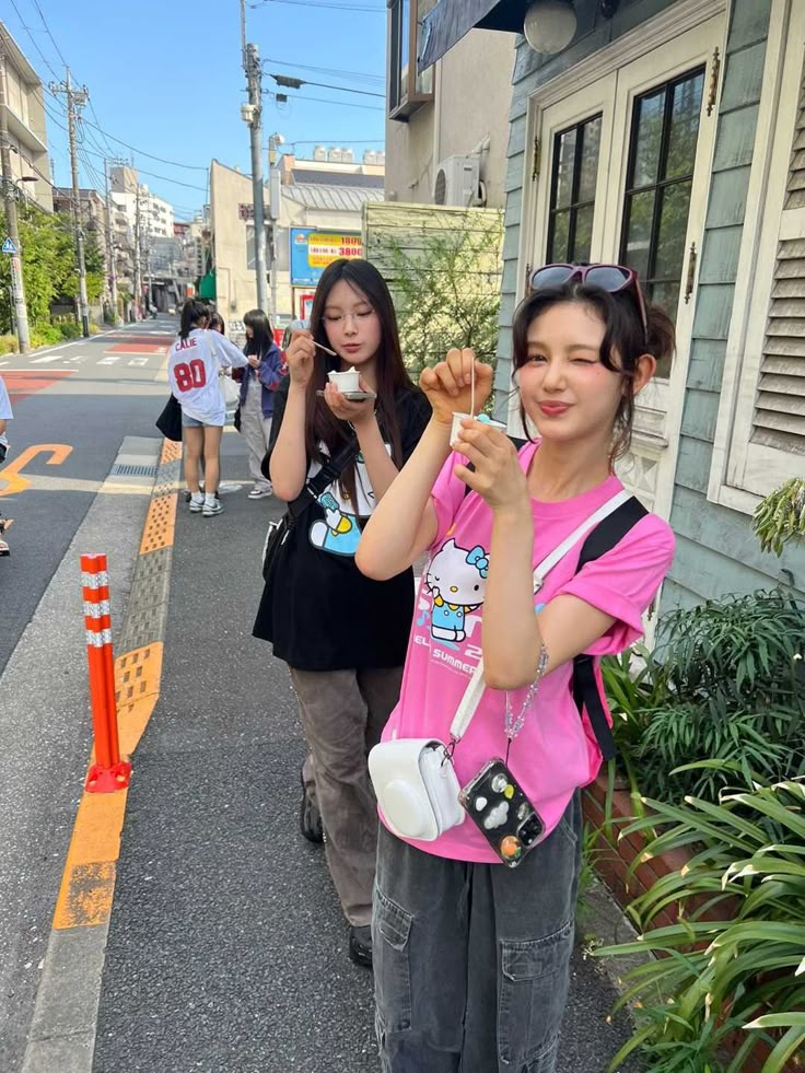 leehyeinified's tweet image. we love you danielle. newjeans is five.