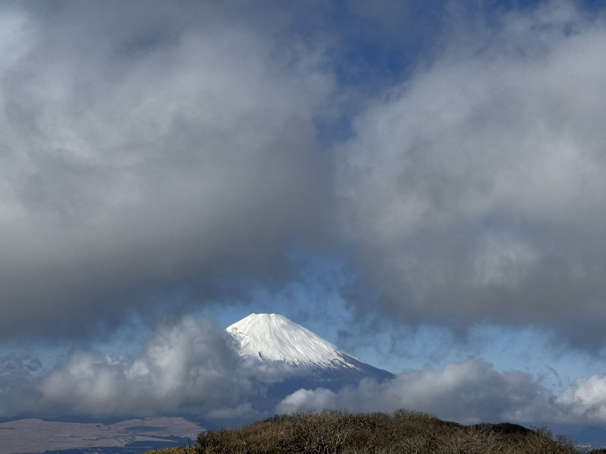 FredHo777's tweet photo. 今日の富士山🗻 https://t.co/4qhVQVPdHL