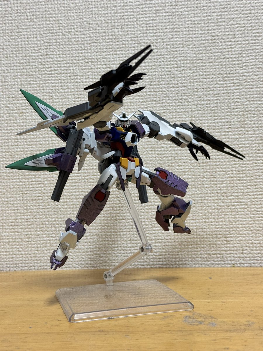 reon_reon0616's tweet image. 12月ラストの完成品！
AGE-1ビースト🐺完成しました！
タイタスやスパローとも違うコンセプトで軽異型気味で仕上げてみました！
半ば勢いで組み上げていきましたが中々上手いことまとまったと思います😊
 #DecAGEウェア 
 #ガンプラの画像を貼るとRTされると聞いて