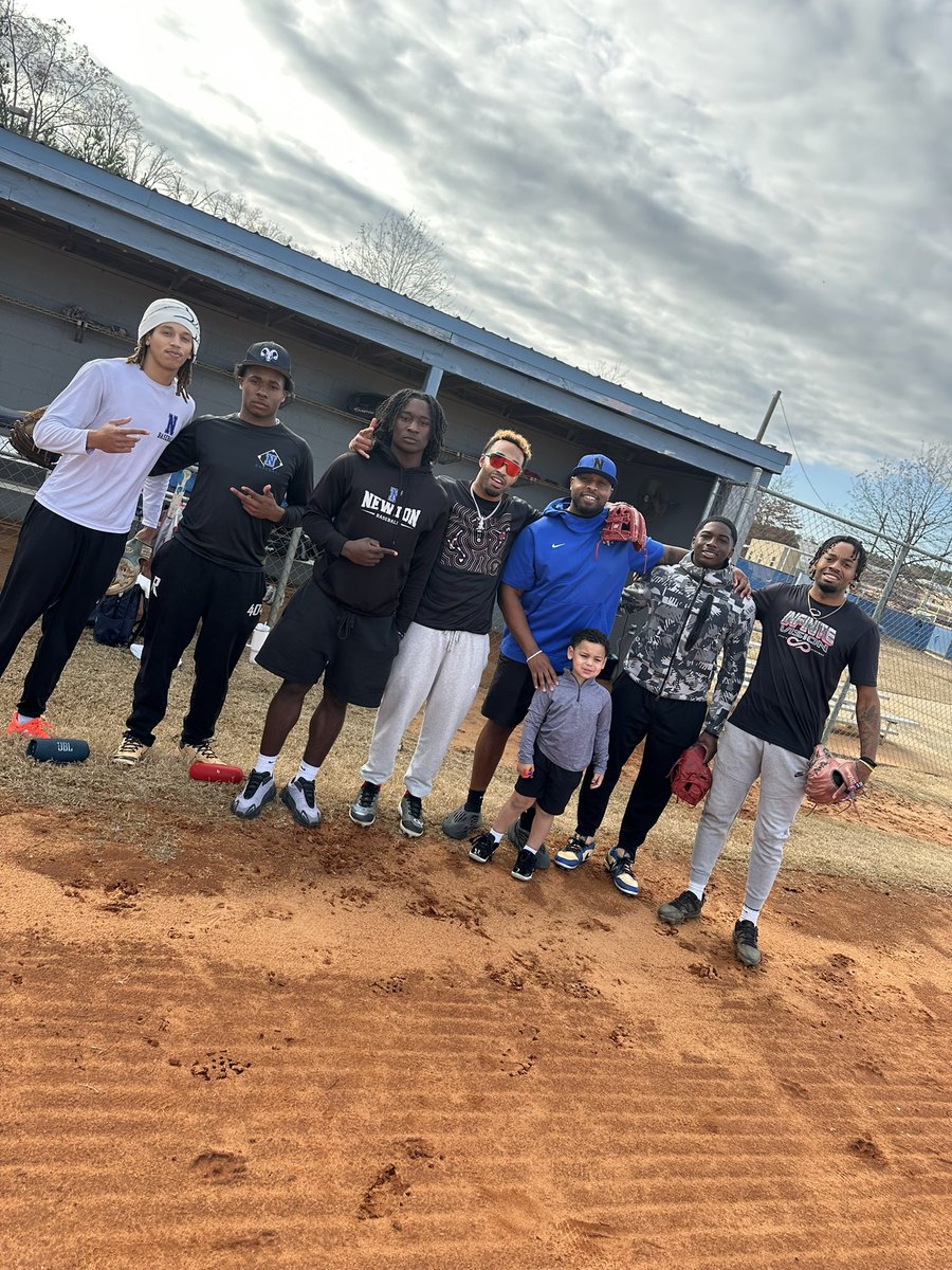 NewtonramsBase's tweet image. Big thanks to @Diamonds_Nas23 
for stopping by Newton and putting in work with our guys. Best of luck this offseason as you prepare for a great big league season ahead!