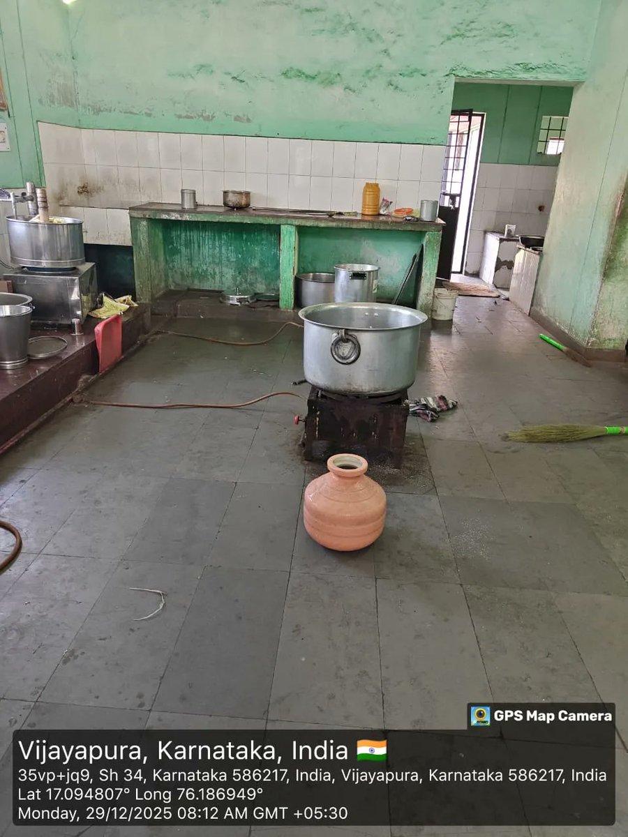 Krcrs452's tweet photo. Breakfast  #SocialAudit_SWDMeals #SocialWelfare_Karnataka https://t.co/epPZu2lgRb