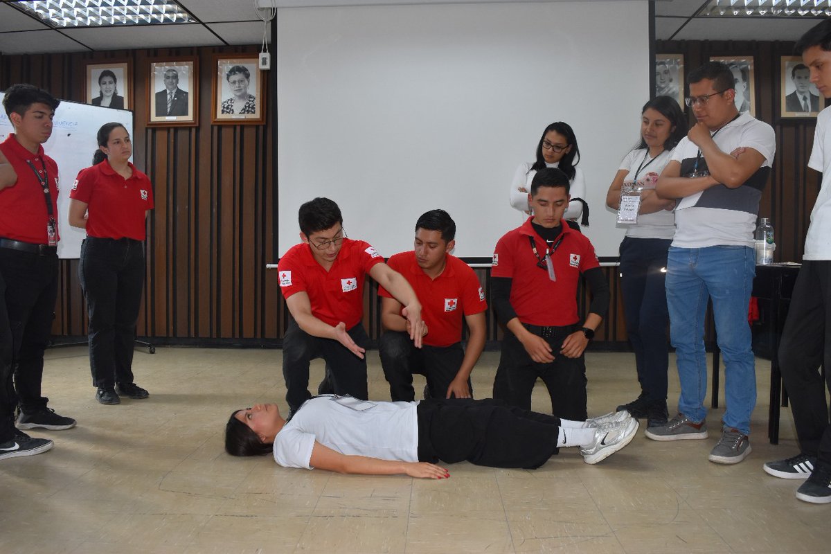 MasPeriodismo_'s tweet photo. Como parte del convenio interinstitucional, @MasPeriodismo_ y la Cruz Roja Loja desarrollaron una capacitación de 2️⃣ días en primeros auxilios dirigida a periodistas y trabajadores de la comunicación.

#FundaciónMásPeriodismo #CruzRojaLoja #PrimerosAuxilios #Capacitación https://t.co/bOxomQaYlk