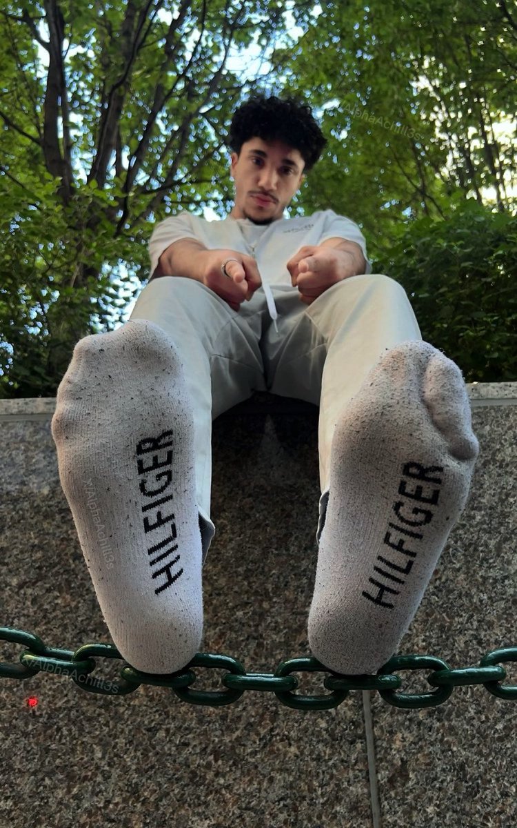 AlphaAchill3s's tweet image. My socked feet own you. Take a big whiff and turn off that brain. 😈