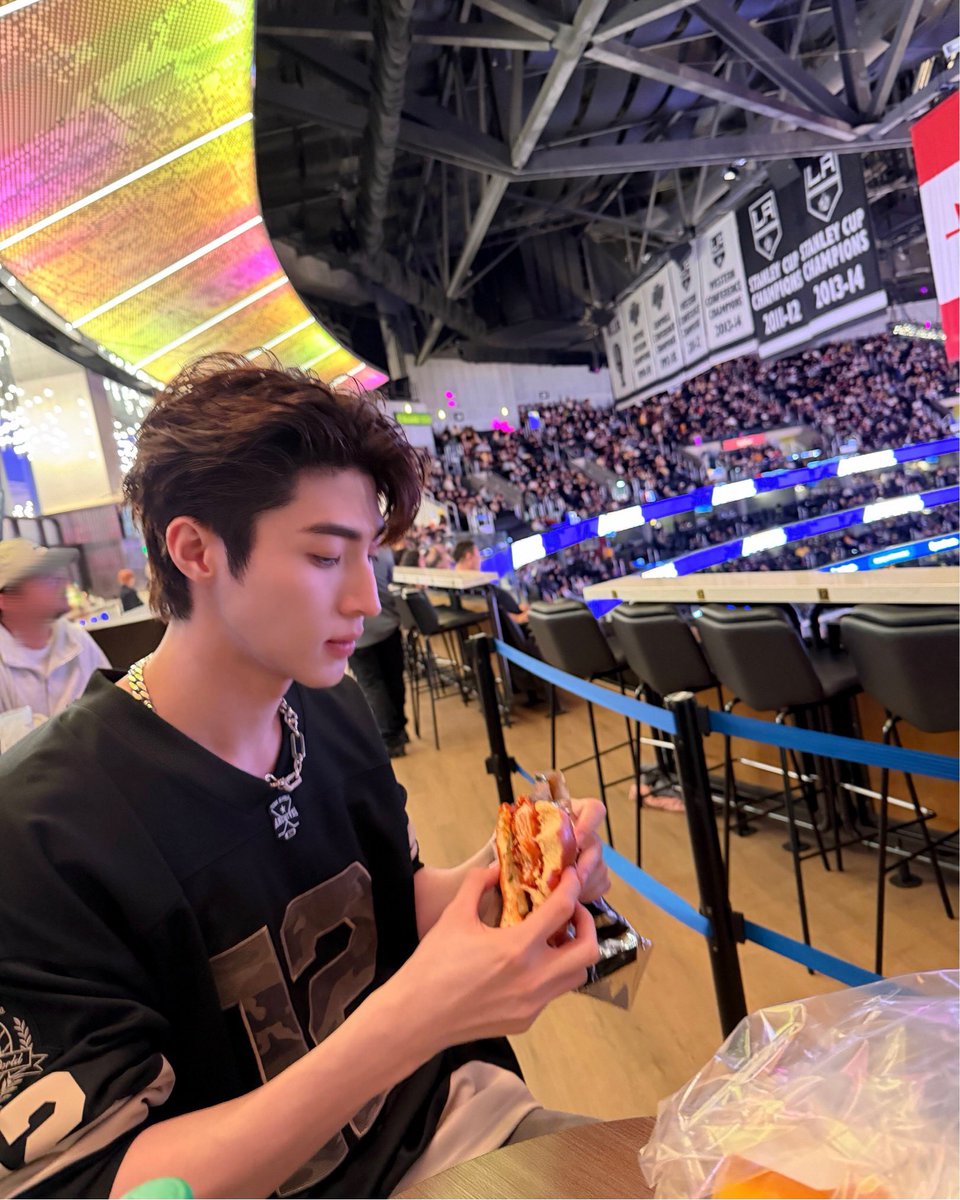 bluepongtiwat_'s tweet photo. G🏀🤩D https://t.co/aeHacvLZQW