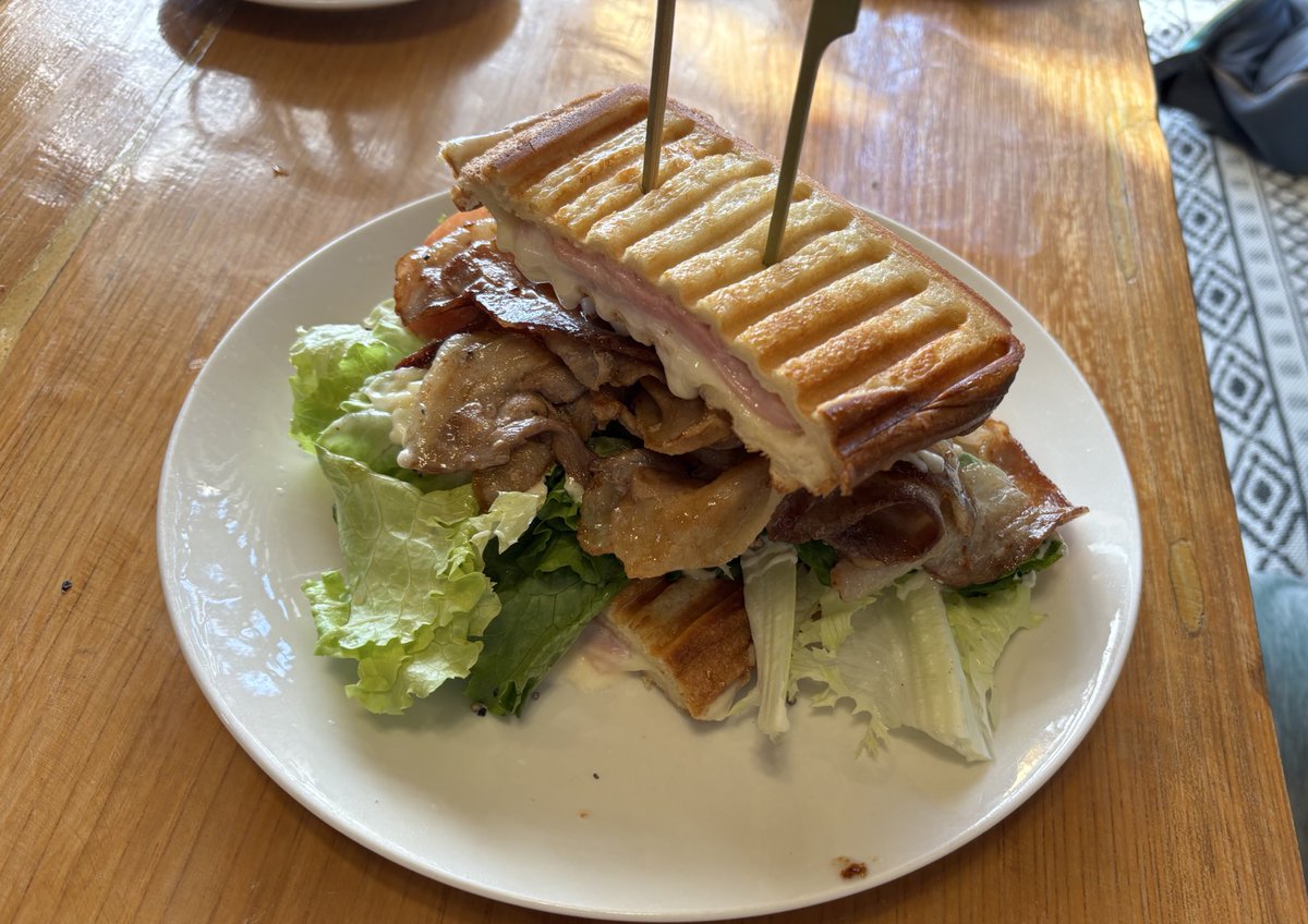 Grotle274's tweet image. 自宅から徒歩5分のおしゃれなカフェ見つけた☕️