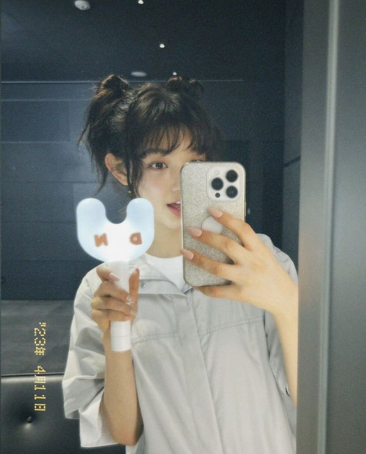 monomarv's tweet image. you failed to protect her, my girl @alldoorsoneroom