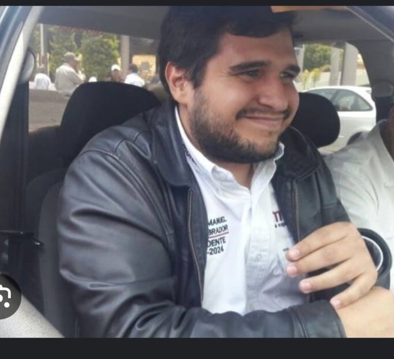 GuacamayanLeaks's tweet image. El otro parásito del bienestar, Gonzalo López, hijo de @lopezobrador_ fue el asesor en la construcción del #TrenInteroceánico pero no le cobro nada al gobierno, puros moches a los proveedores.