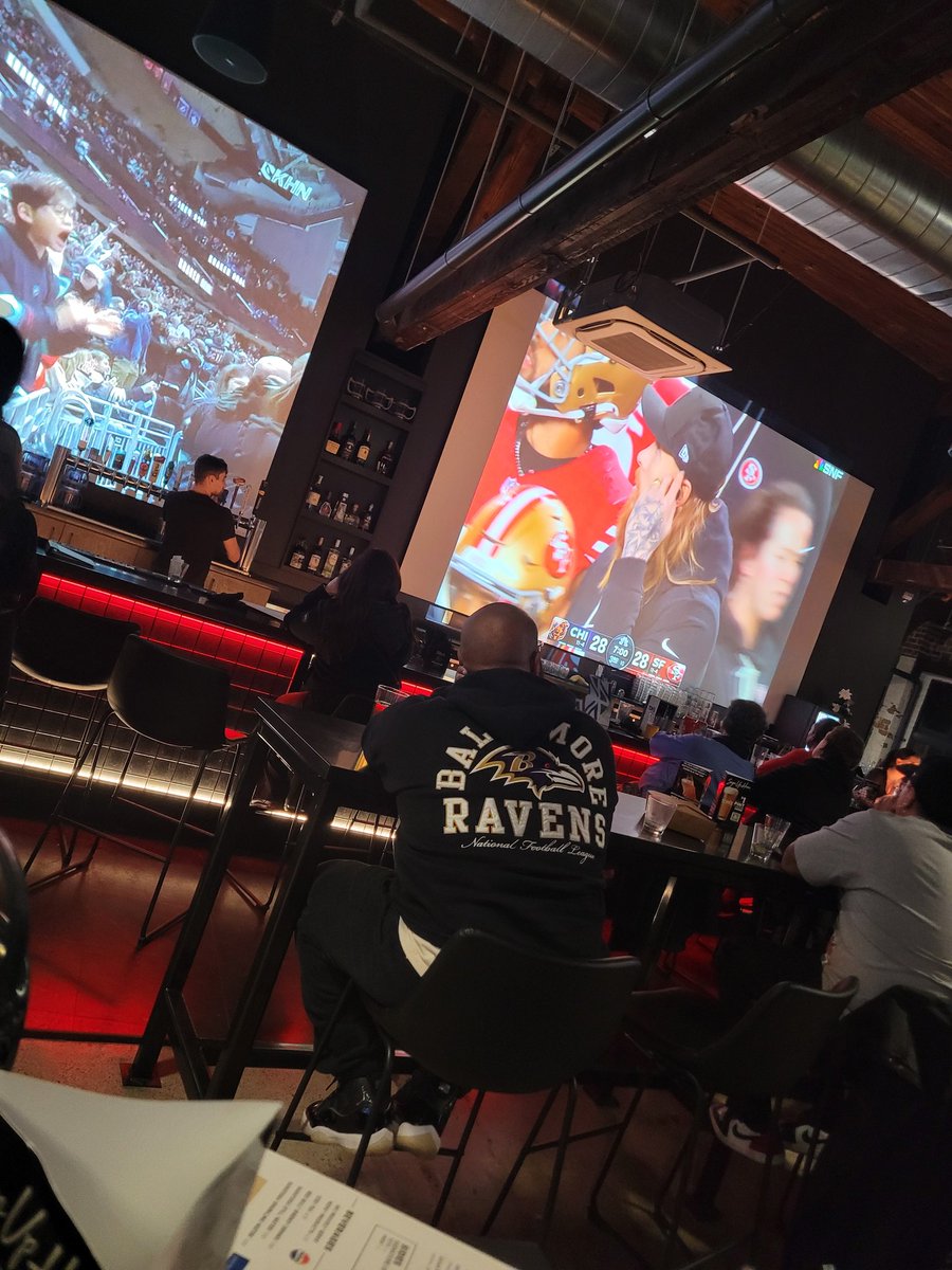 I feel like the <a href="/MensRoomLive/">@MensRoomLive</a> should be here <a href="/tomswatchbar/">tomswatchbar</a>