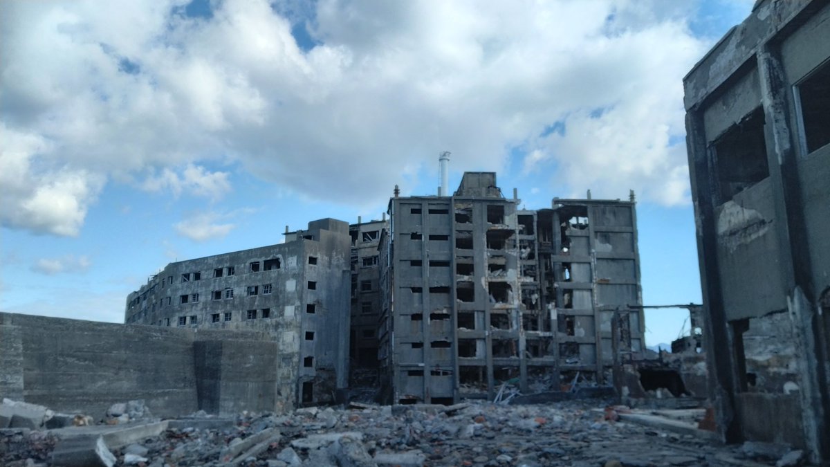 12月29日(月)晴れ

午前便、上陸できました🙌🏻

冬休みに入り、お子様連れのお客様にも沢山ご参加頂いております👨‍👩‍👧‍👦
時折お子様が船内を一人で移動される所も見受けられますが、どうかお子様からはお目を離さないようお願い致します🙇

#軍艦島  #軍艦島クルーズ  #端島 
 #高島  #世界遺産  #長崎観光