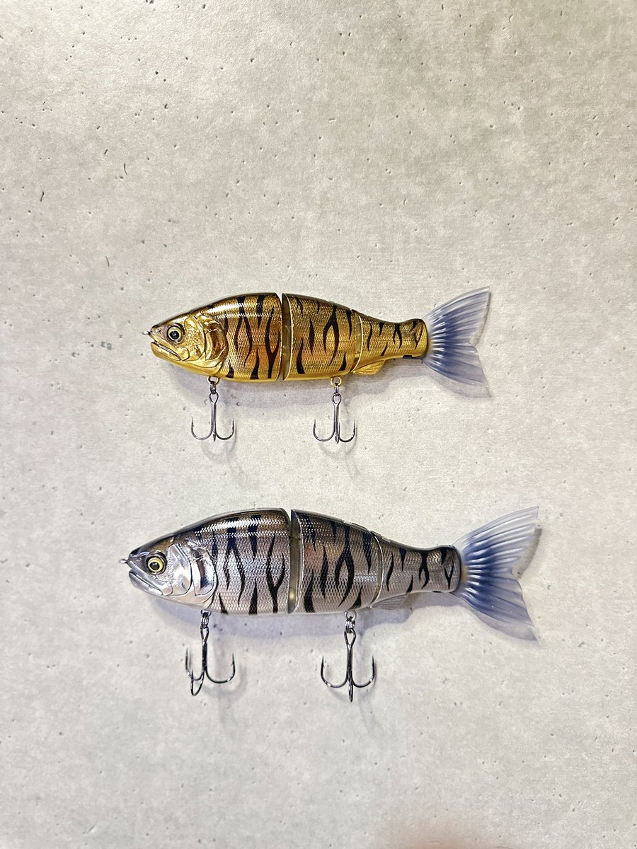 suzufishing's tweet image. 【NEW COLOR販売決定🎉🔥】

念願の新色だぁぁぁぁあ😭✨
おすずゴールドタイガー＆おすずシルバータイガーを出させていただくことになりました！🙌🏻🔥

ずっと作りたかったピカピカギラギラカラーを大好きなラチェットで！超嬉しい😭…