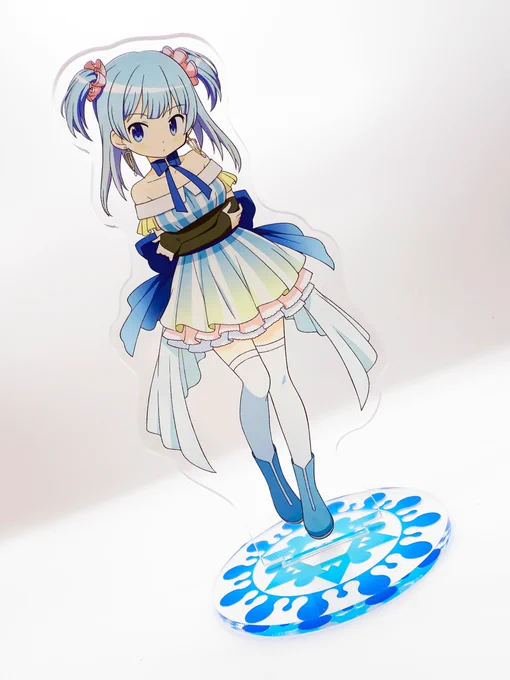 【#C107 新刊セットの実物写真】 レナちゃんのアクスタは15㎝くらいあるので存在感ありです～