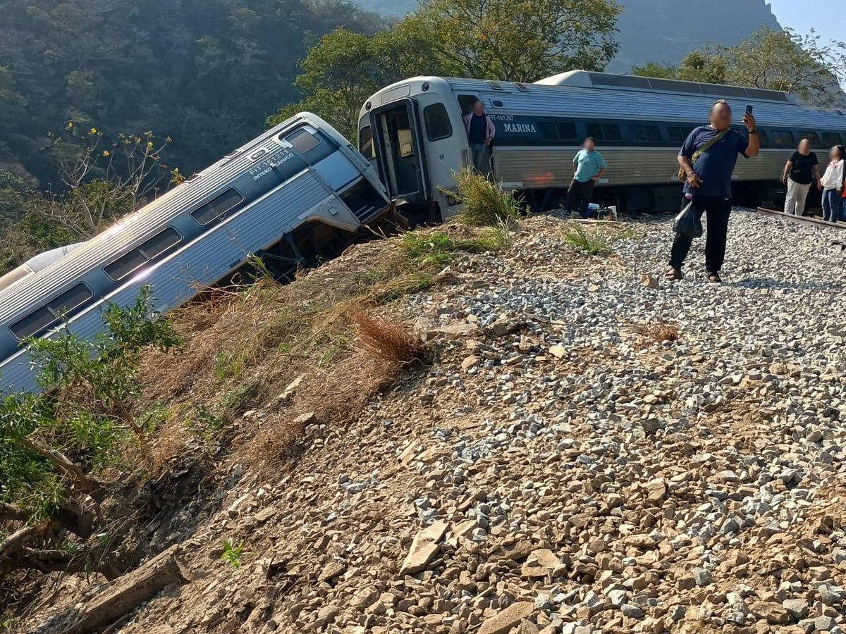 Las diputadas y los diputados federales del PRI lamentamos profundamente el fallecimiento de 13 personas tras el descarrilamiento del Tren Interoceánico en Nizanda, Oaxaca. Expresamos nuestra solidaridad con sus familias, seres queridos y con las personas que resultaron heridas.
