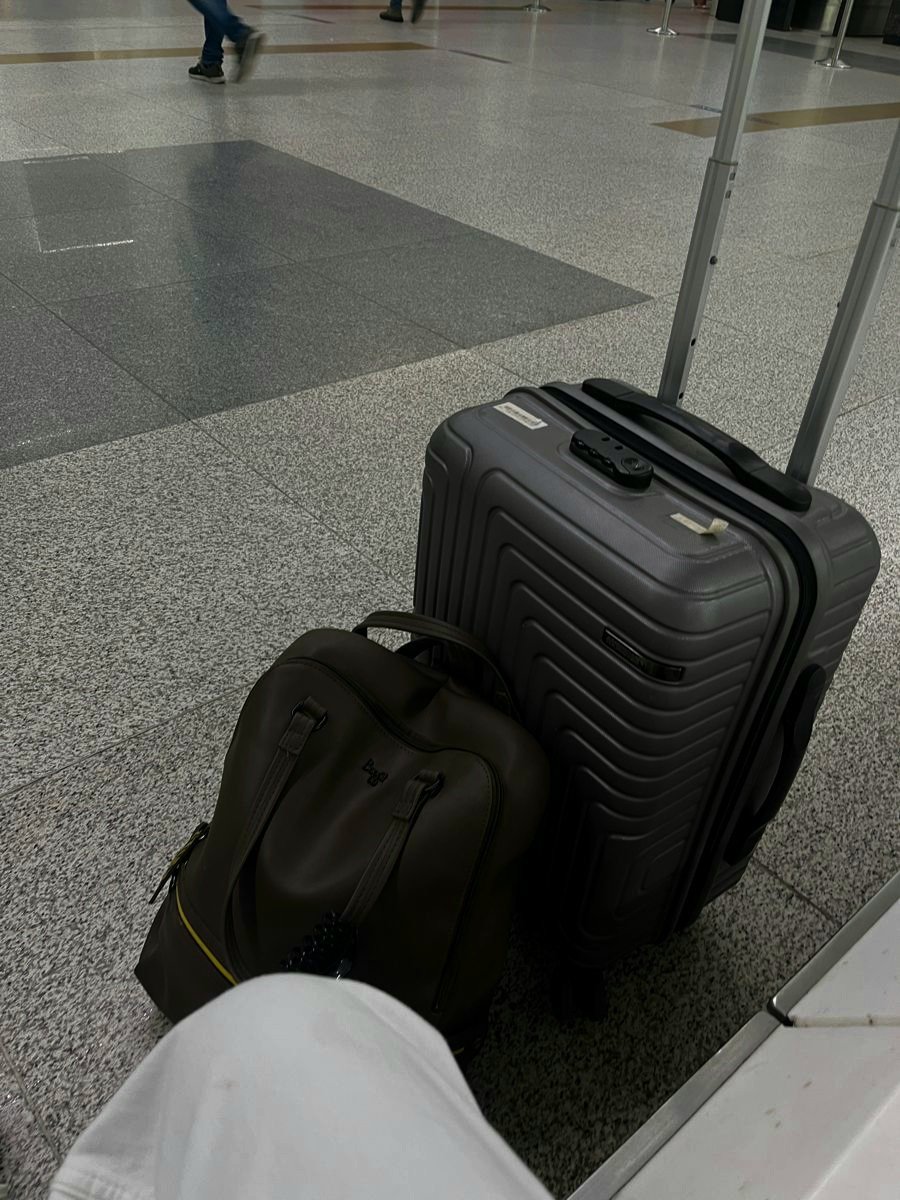 «И вот, наш герой решается на отчаянный шаг, а именно – побег».