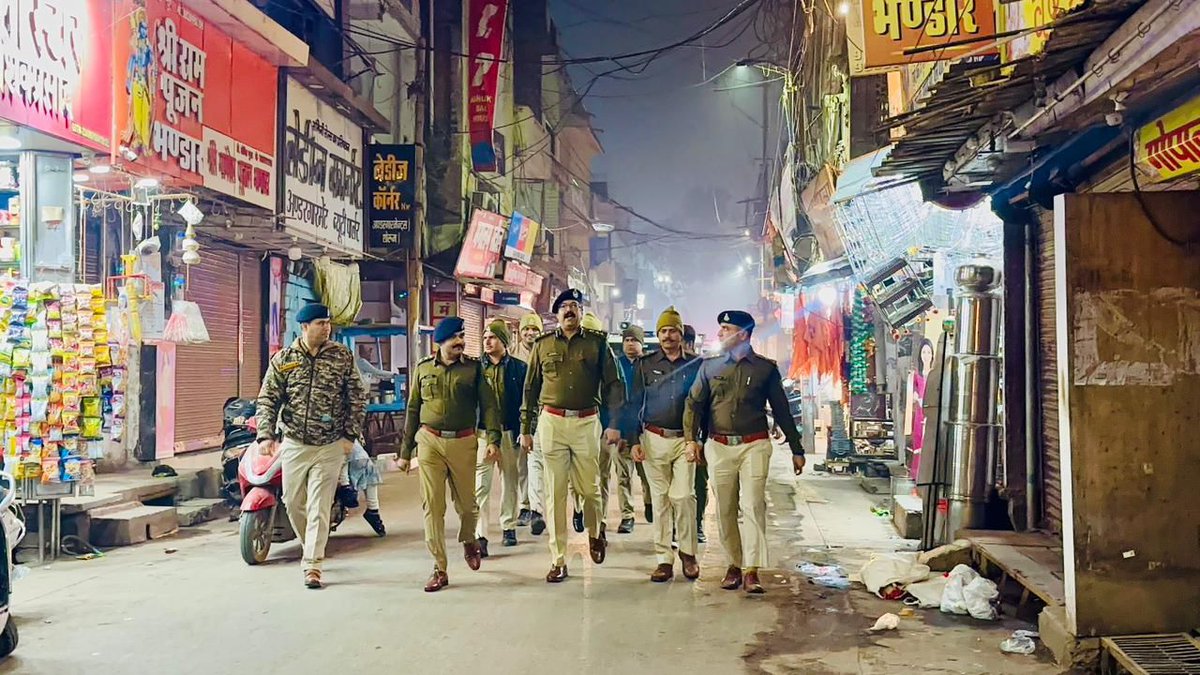 Rewa : नववर्ष सुरक्षा व्यवस्था को लेकर एसपी ने शहर भ्रमण किया #NewYearSecurity #RewaPolice #TrafficAction #DrunkAndDrive #PoliceInspection #BreakingNews #latestnews #News21National